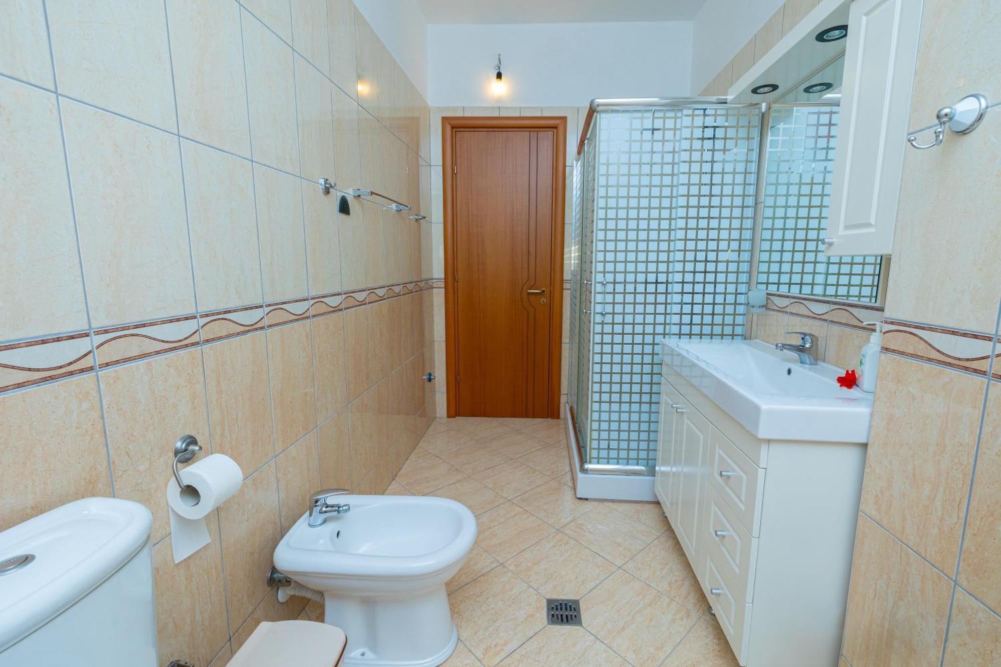 Lucas Apartment Vlore